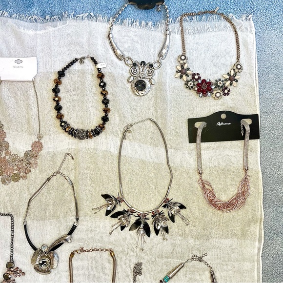Fashion Necklaces Bundle - Picture 3 of 10